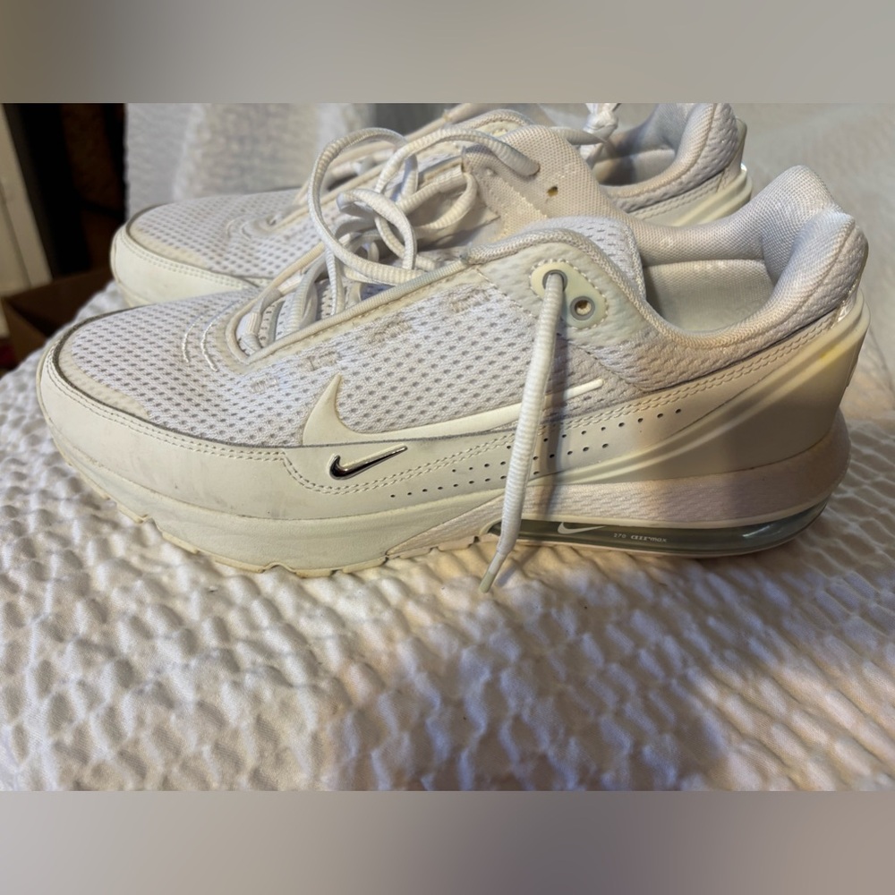 Nike AirMax, White, Women Size 10